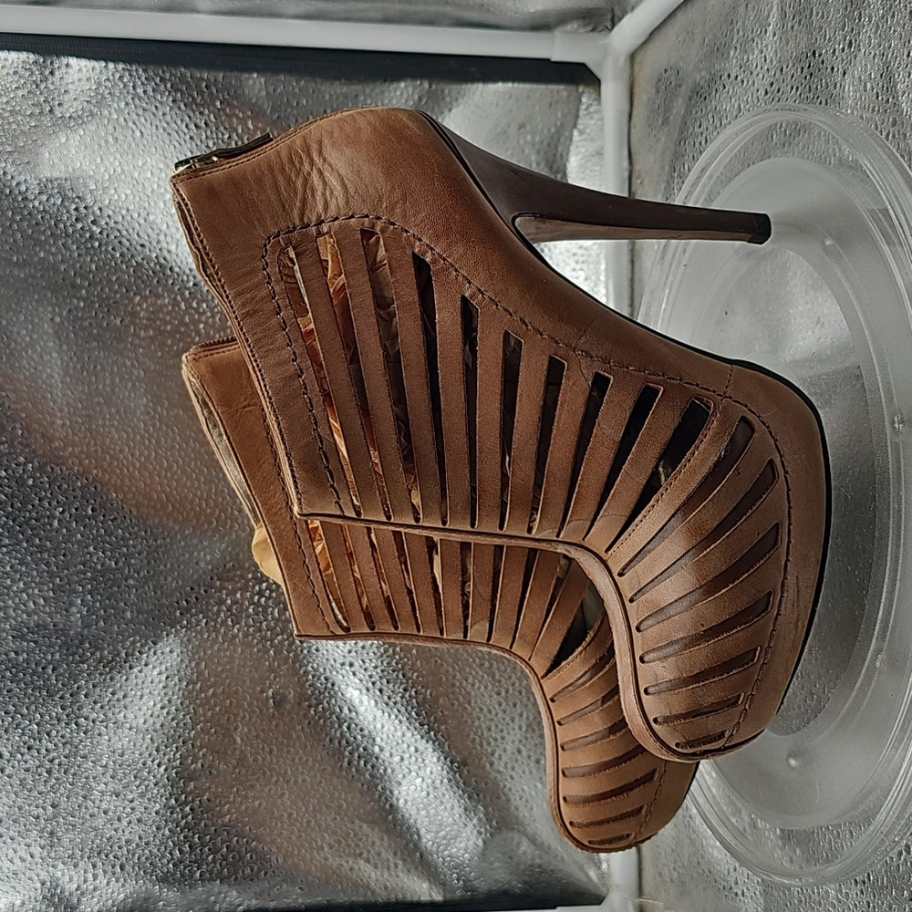 C Brown And Tan Heels BCBG